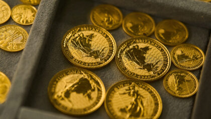 Gold futures hit all-time high amid government shutdown