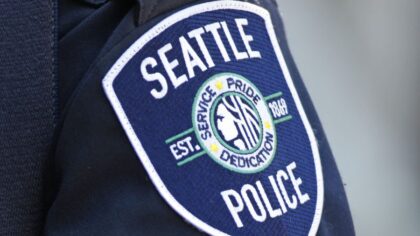 Woman bites officer, punches firefighter during Seattle arrest