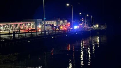 2 dead after car plunges off Edmonds ferry dock during high-speed police chase