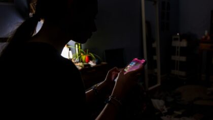 Dr. Gabor Maté: Kids are 'literally brain-damaged' by social media overuse