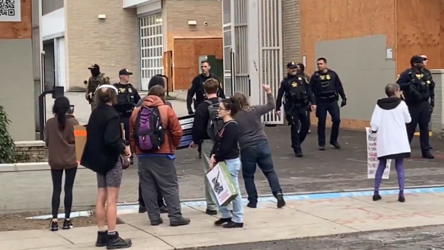 portland protesters ice...