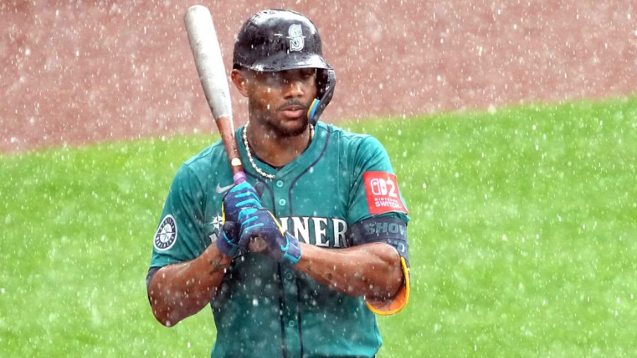 Seattle Mariners rain delay...