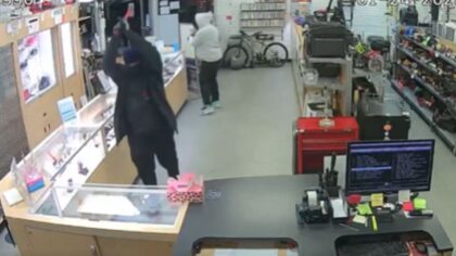 Renton man arrested for sledgehammer robberies at two pawn shops, $350K stolen